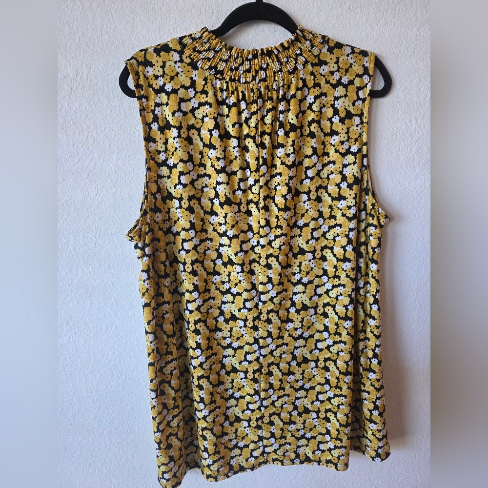 Sleeveless Yellow & Black Floral Smocked Neck Top - Picture 3 of 6